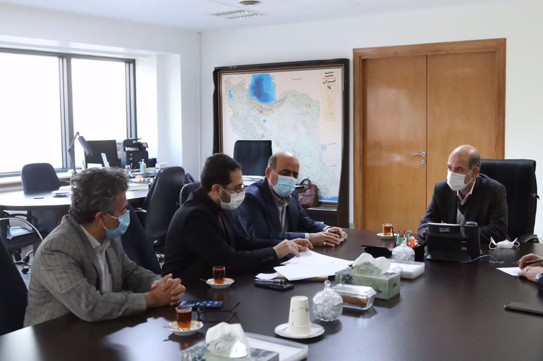 مسائل زیست محیطی نیروگاه شازند با حضور وزیر نیرو بررسی شد