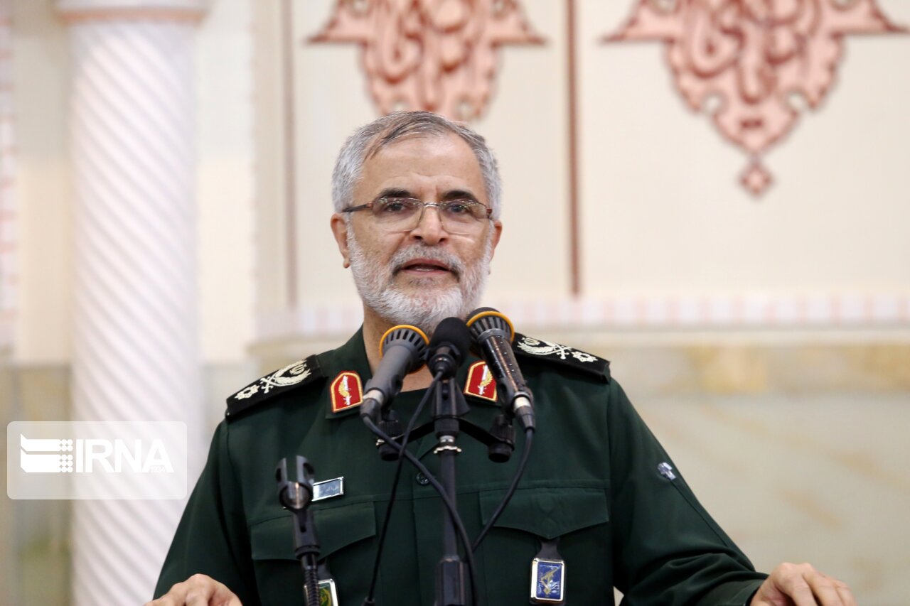 اهدا ۱۸۰ سری جهیزیه و توزیع بستههای معیشتی اهدا ۱۸۰ سری جهیزیه و توزیع بستههای معیشتی