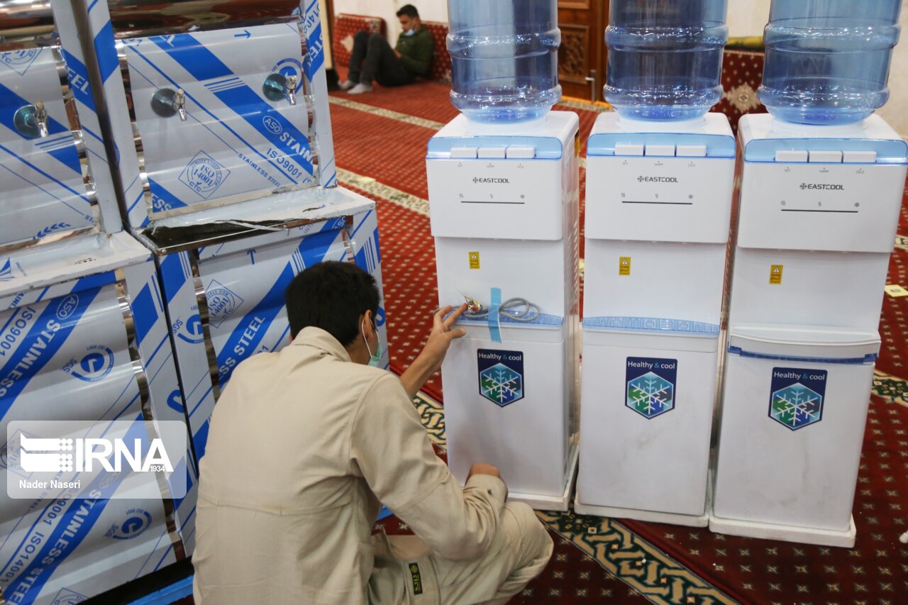 اهدا ۱۸۰ سری جهیزیه و توزیع بستههای معیشتی اهدا ۱۸۰ سری جهیزیه و توزیع بستههای معیشتی