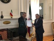 Iranólogo español es homenajeado en la Embajada de Irán