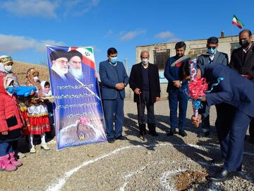 کلنگ ساخت مدرسه روستایی فاروج خراسان شمالی با مشارکت نیکوکاران زده شد