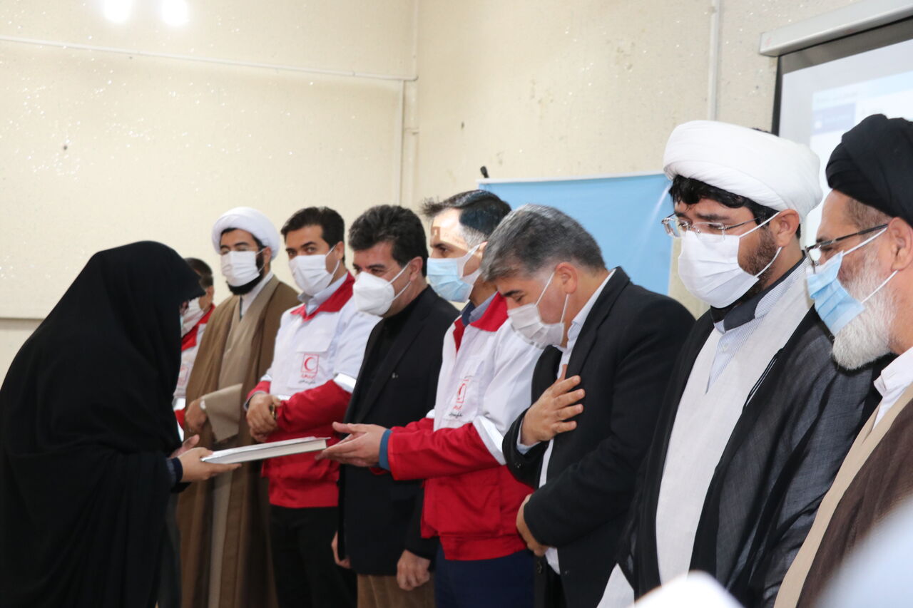 خیرین، هلال احمر زنجان را در خدمت به مردم خراسان جنوبی سربلند کردند خیرین، هلال احمر زنجان را در خدمت به مردم خراسان جنوبی سربلند کردند