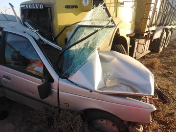 راننده پژو در تصادف با کامیون در دامغان جان باخت