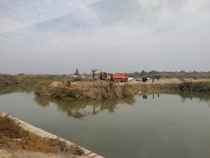 فرد متعرض به حریم رودخانه در آبادان ملزم به لایروبی شد