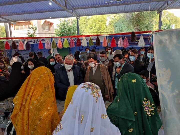 نمایشگاه توانمندی‌ها و صنایع دستی بانوان روستایی دزفول برپا شد