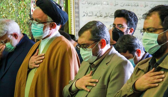 پرچم عزای فاطمی در شیراز به اهتزاز درآمد