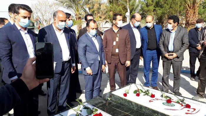 وزیر اقتصاد: جلوگیری از خام فروشی مواد معدنی یک ضرورت است