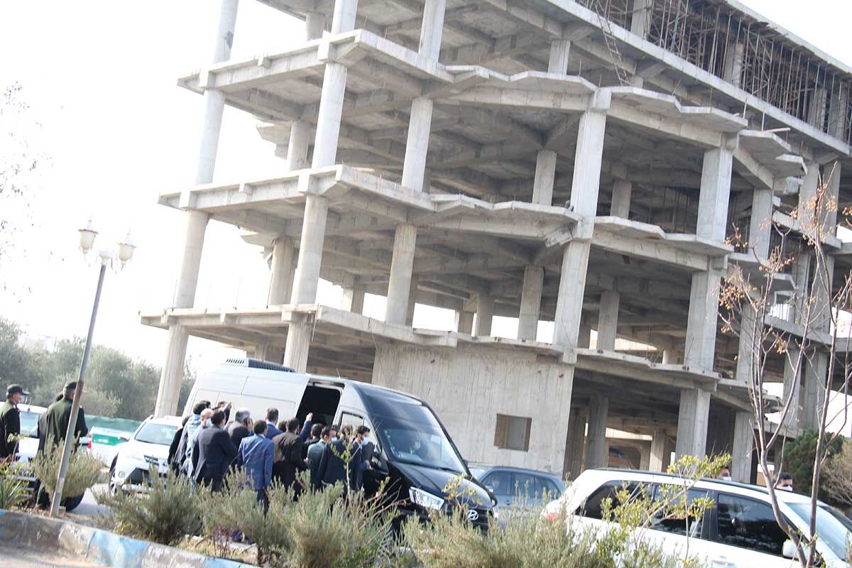 وزیر راه و شهرسازی از طرح توسعه بیمارستان میبد بازدید کرد