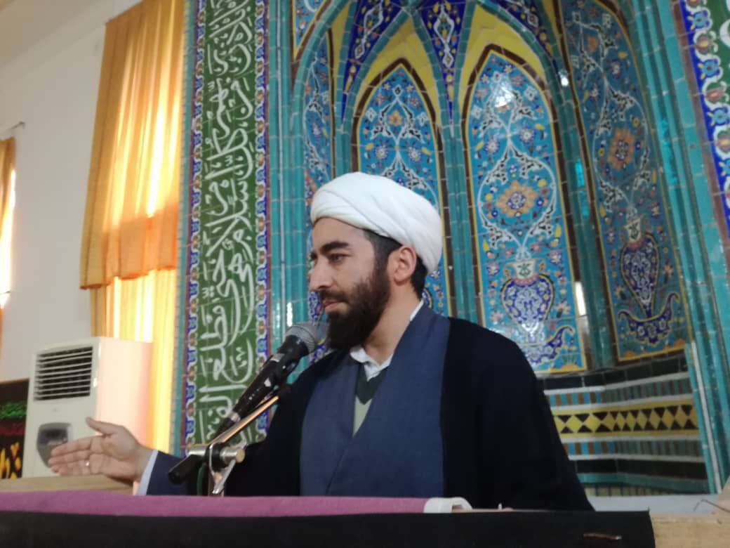 امام جمعه موقت قصرشیرین: وحدت مهمترین رمز موفقیت ایران اسلامی است