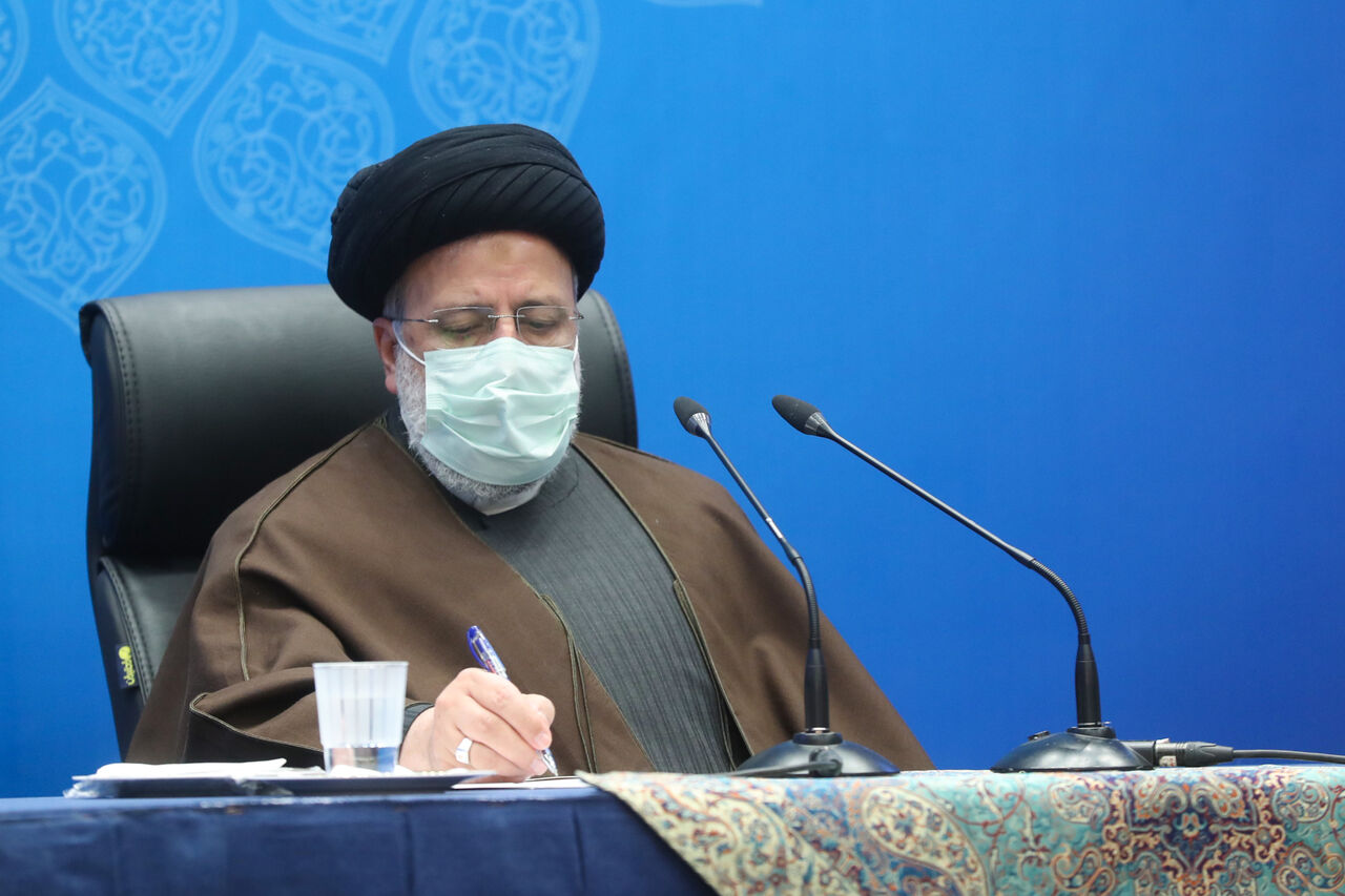 رییس جمهور: آثار تورم، محصول سیاست‌های نادرست اقتصادی بوده است