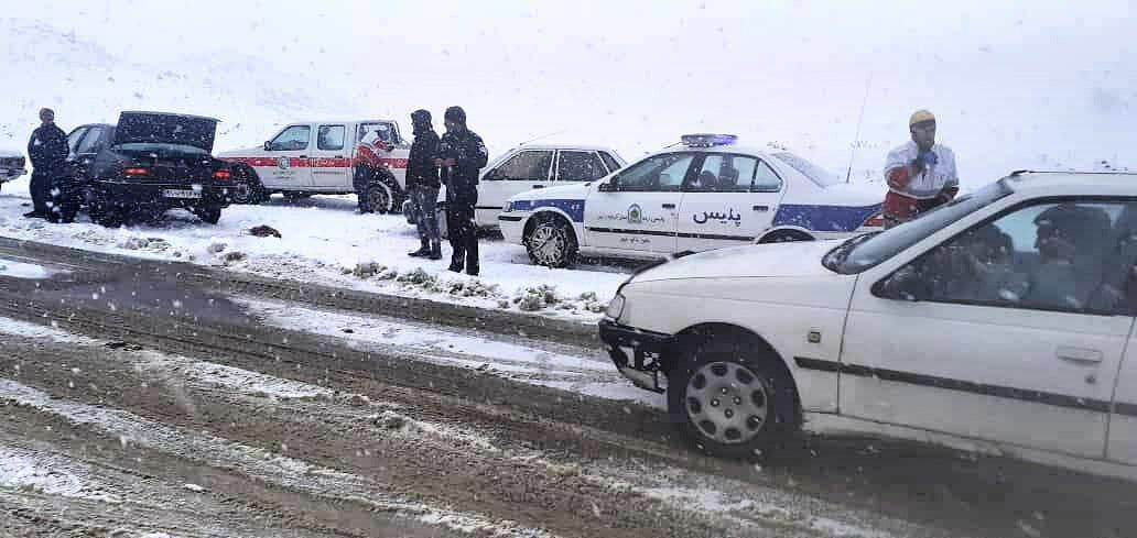 ۱۶۵ مسافر گرفتار در برف و کولاک چالدران نجات یافتند