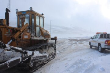 راهداری : بارش برف راه ارتباطی ۸۰روستای کهگیلویه و بویراحمد را بست