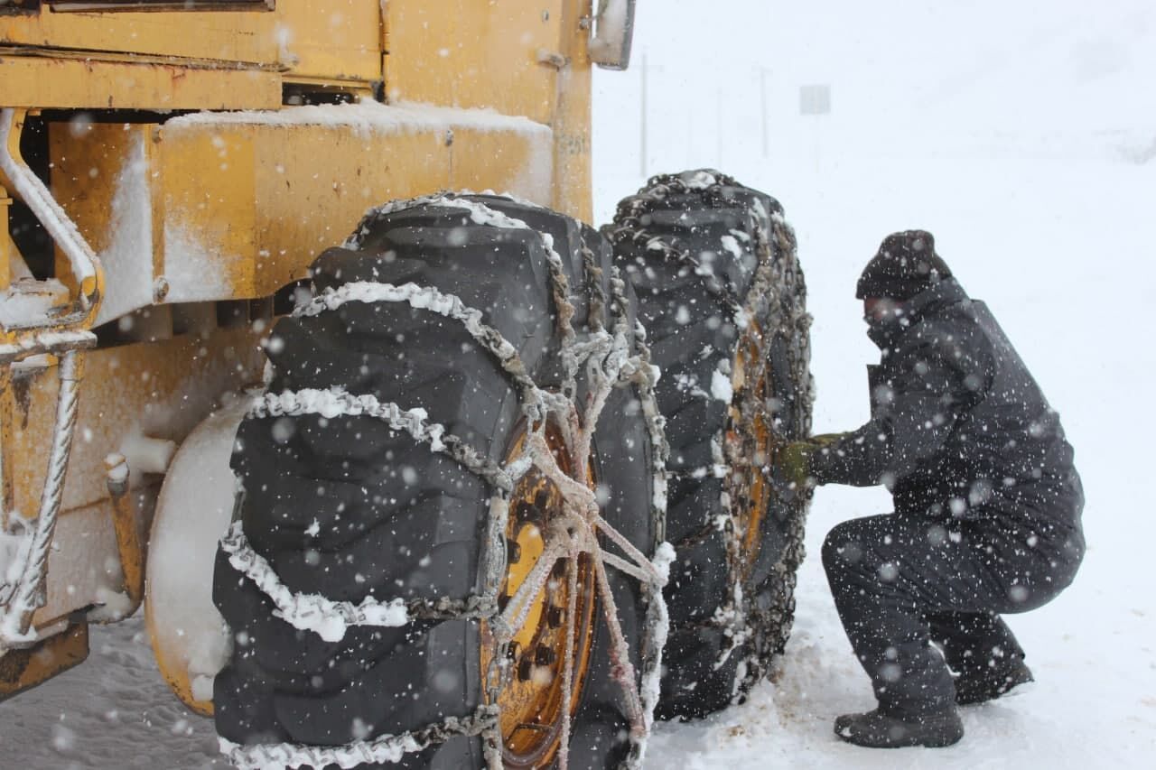 برف سنگین راه ۵۰ روستای خلخال را بست  برف سنگین راه ۵۰ روستای خلخال را بست