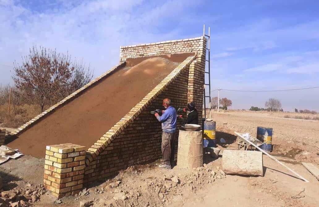 مرمت آب ‌انبار تاریخی روستای سَنرد گرمسار آغاز شد