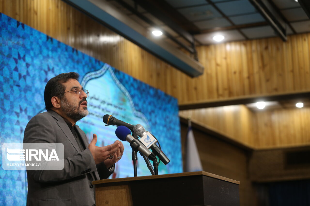 وزیر فرهنگ و ارشاد اسلامی در شهر قنوات قم حضور یافت