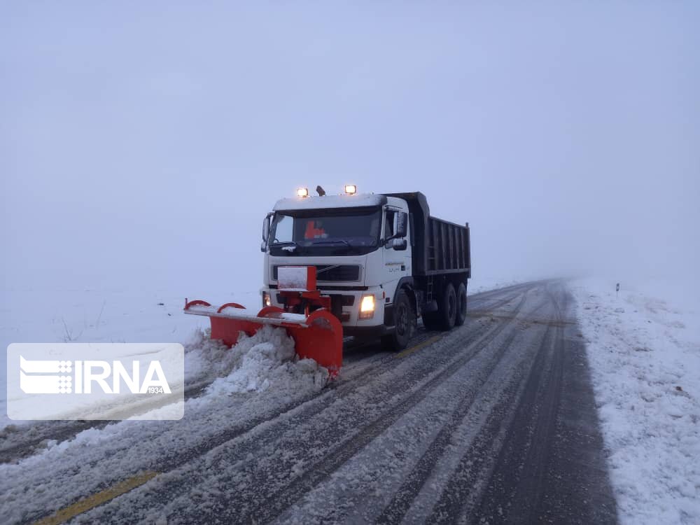 ۵۵۰ کیلومتر باند از جادههای استان مرکزی برفروبی شد ۵۵۰ کیلومتر باند از جادههای استان مرکزی برفروبی شد