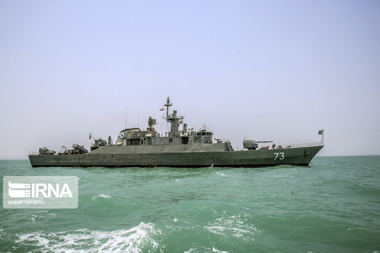 El destructor Alvand y 4 nuevos submarinos se unen a la Armada del Ejército iraní