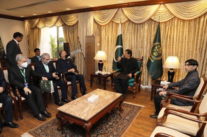 Pakistan committed to further strengthen ties with Iran: PM