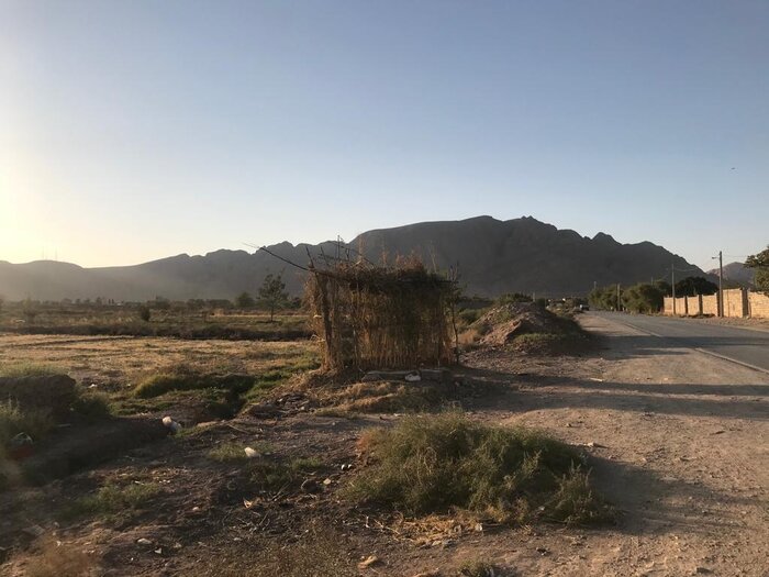 سرآسیاب فرسنگی در کرمان، فرسنگها دور از خدمات