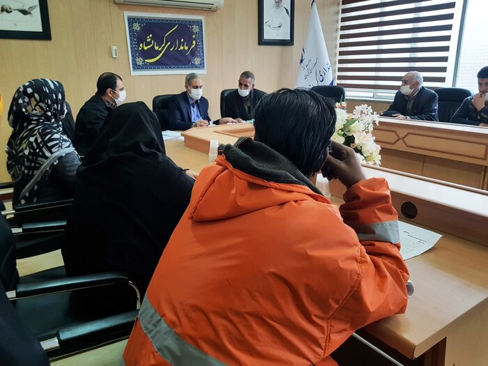 آقای فرماندار بنویس از اقوام خودم است!