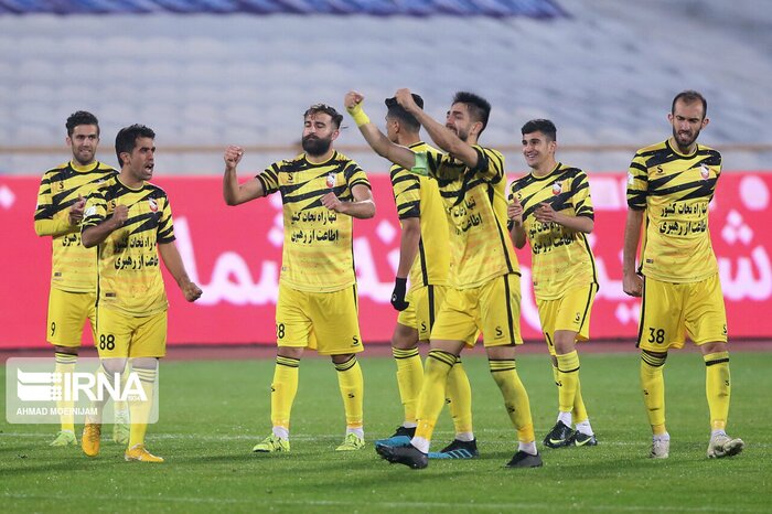 فوتبال ایران در انتظار تایید مجلس / باز شدن پنجره پرسپولیس 6