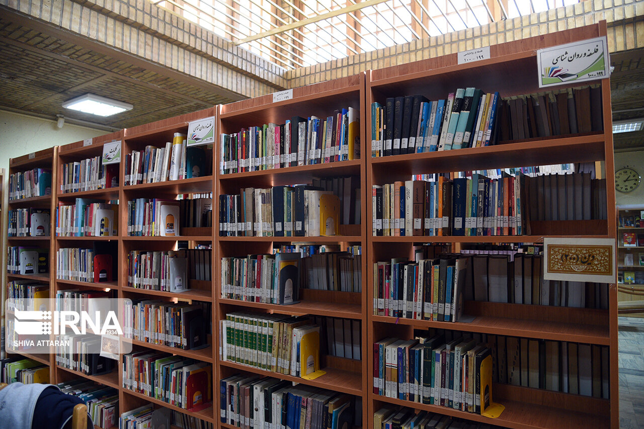 طرح کتابخانه گردی در ۱۲ کتابخانه‌ عمومی استان مرکزی آغاز شد