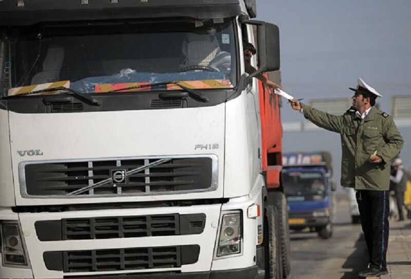 محموله قاچاق مکملهای بدنسازی به ارزش ۱.۵ میلیارد ریال در نایین کشف شد محموله قاچاق مکملهای بدنسازی به ارزش ۱.۵ میلیارد ریال در نایین کشف شد