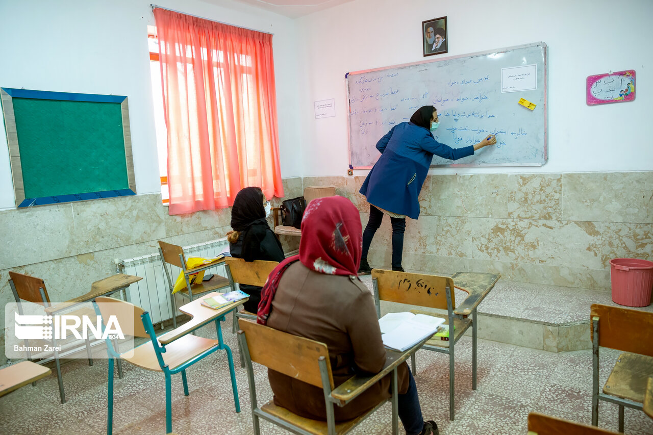 کرمانشاه رتبه اول نهضت سوادآموزی کشور را کسب کرد