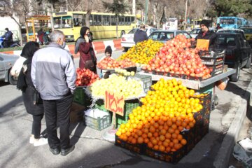 بازار بروجرد در آستانه شب یلدا