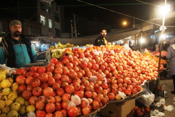 بازار میوه شب یلدا در ایلام