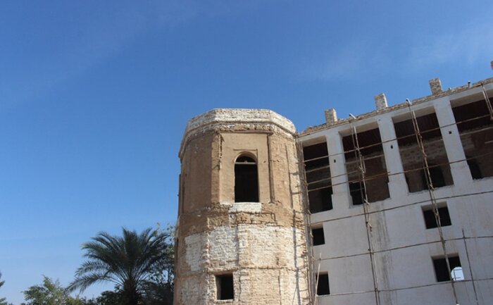 عمارت ملک بوشهر، اثر ملی در تصرف بی سرپناهان