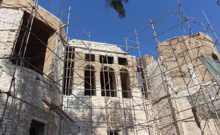 عمارت ملک بوشهر، اثر ملی در تصرف بی سرپناهان