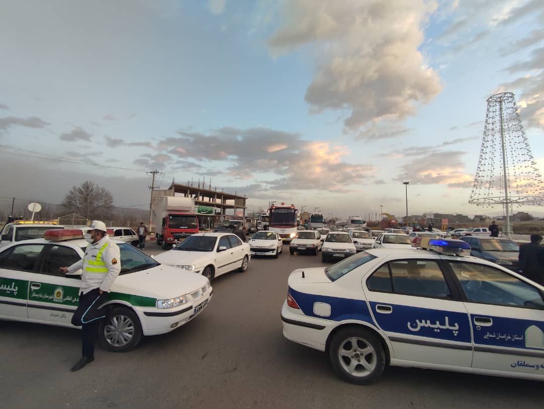 ۱۵۰ خودروی گرفتار در طوفان محور چمن بید خراسان شمالی رهاسازی شد