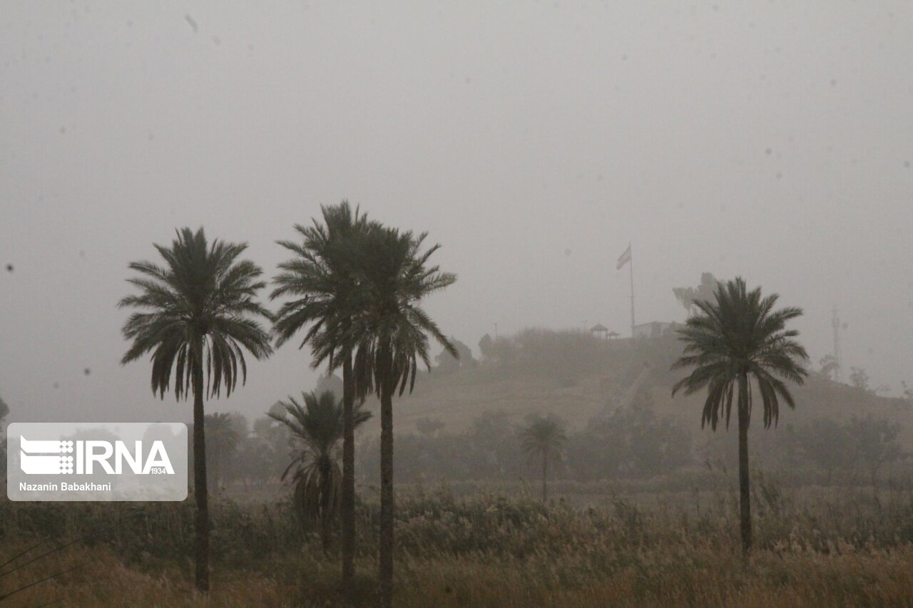 دید افقی در قصرشیرین به کمتر از حد استاندارد رسید دید افقی در قصرشیرین به کمتر از حد استاندارد رسید