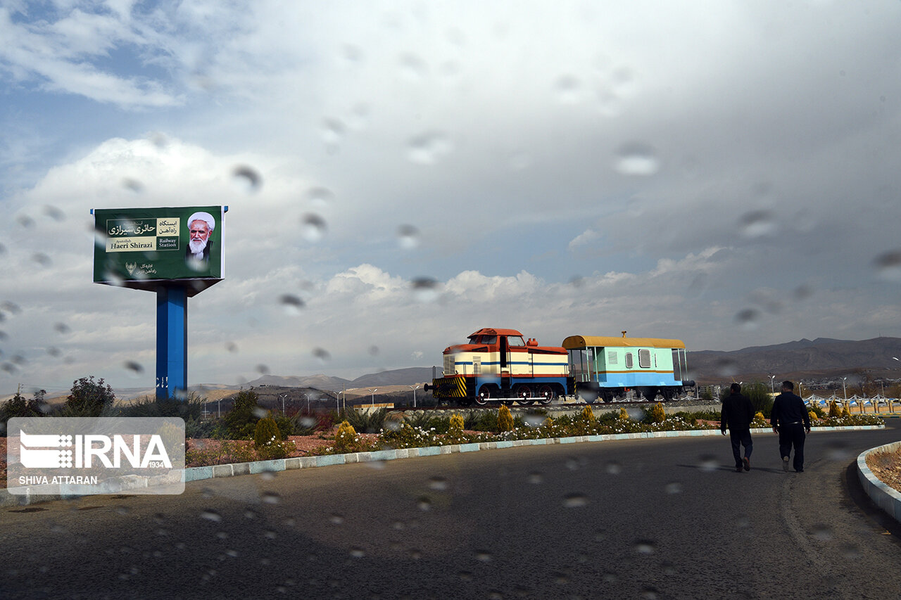 قطار نجات در شیراز مستقر شد؛ راه‌آهن فارس مهیای شرایط سیلاب تابستانی است