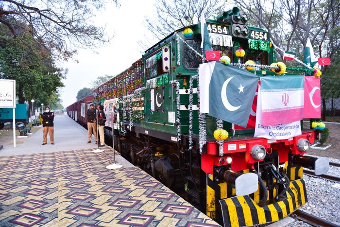 توسعه حمل و نقل ریلی با ایران زیرسایه قطاراکو در دستورکار پاکستان است