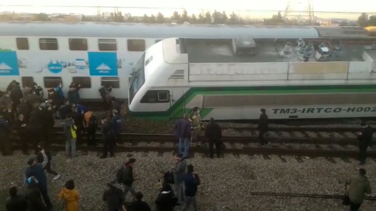تصادف دو قطار مترو تهران و کرج - ایرنا