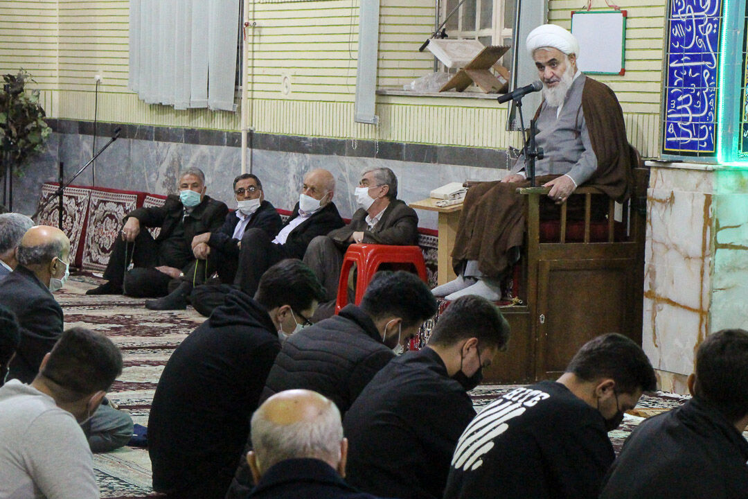 امام جمعه قزوین: مسوولان در خدمت به مردم از یکدیگر سبقت بگیرند