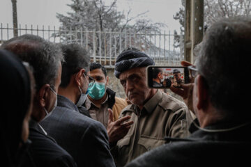 دیدار استاندار کردستان با خانواده شهدا و جمعی از اهالی شهر بانه