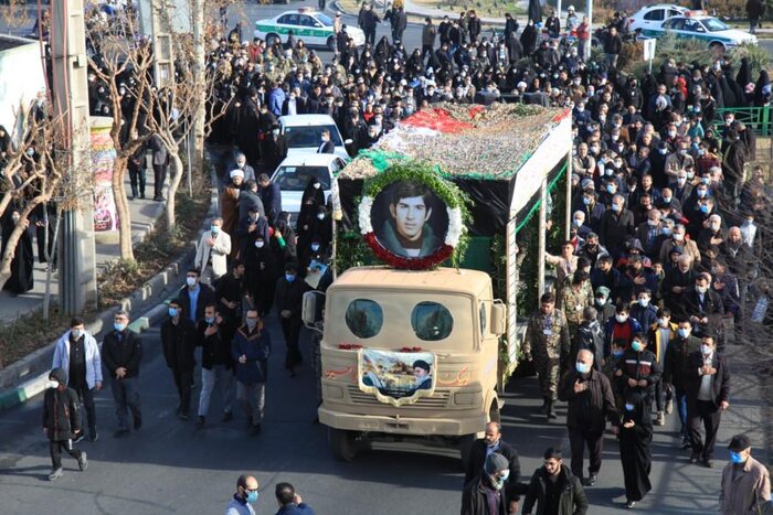 مراسم تشییع شهید طلبه پولادوند در تهران برگزار شد