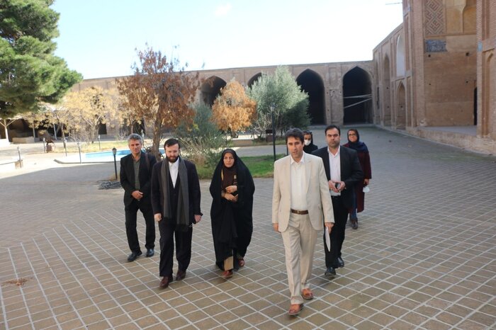 ظرفیت‌های ساوه با هدف جذب سرمایه‌گذاران خارجی معرفی شود