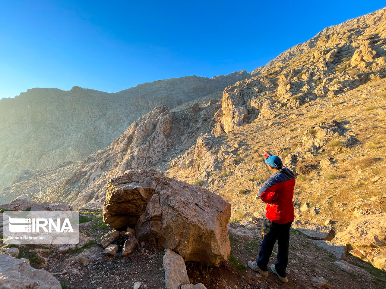 مدیرکل محیط زیست فارس:سازمانهایمردمی دربرنامههای کلان مشارکت کنند مدیرکل محیط زیست فارس:سازمانهایمردمی دربرنامههای کلان مشارکت کنند