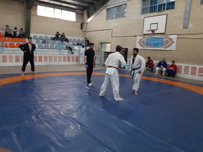 مسابقات گراپلینگ قهرمانی قم برگزار شد