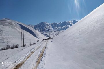 عملیات برف‌روبی راه‌های ارتباطی روستاهای مهاباد