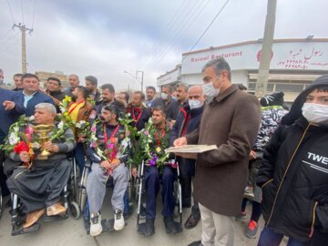 مراسم استقبال از قهرمانان بسکتبال با ویلچر بوکان