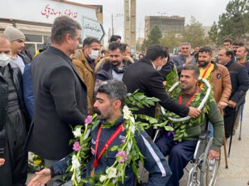 مراسم استقبال از قهرمانان بسکتبال با ویلچر بوکان