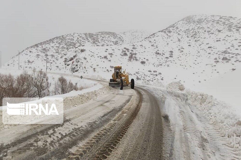 سه هزار کیلومتر باند از جادههای استان مرکزی برفروبی شد سه هزار کیلومتر باند از جادههای استان مرکزی برفروبی شد