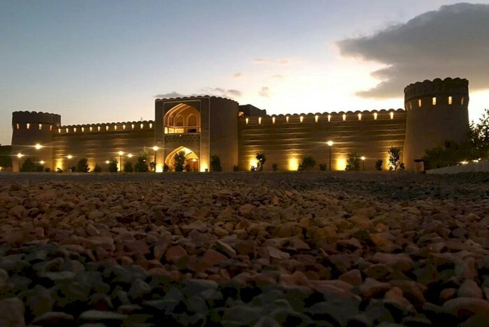 وزیر میراث، نقشه محدوده عرصه و حریم پنج اثر تاریخی یزد را ابلاغ کرد