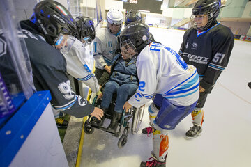 Iran: l'équipe nationale féminine de hockey accueille Ilham   