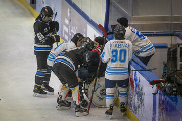 Iran: l'équipe nationale féminine de hockey accueille Ilham   